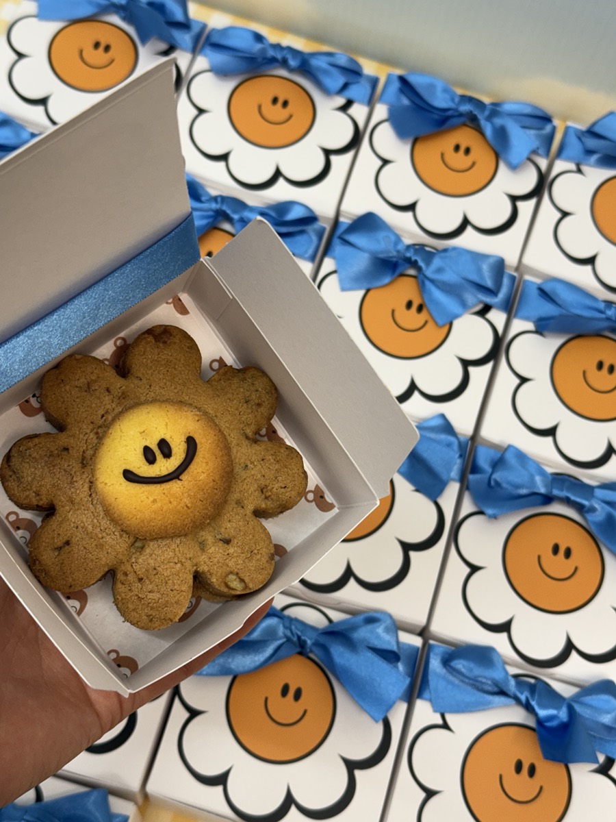 플라워 쿠키를 담은 1구 박스 오픈컷